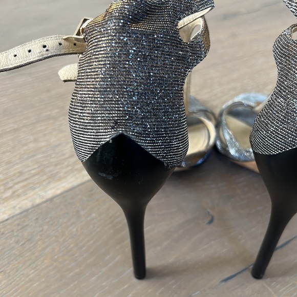 Brian Atwood silver/gold sandal - Picture 4 of 10